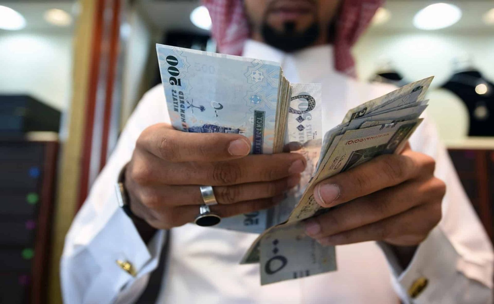 تمويل بنك ساب 2 مليون ريال للمواطنين والمقيمين في السعودية